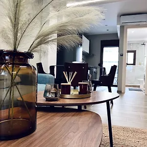 https://modiano-apartment-downtown-thessaloniki-skg.hotels-of-thessaloniki.com